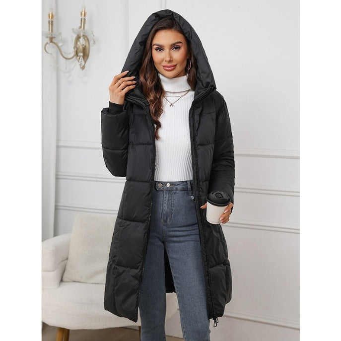 Warmer Mantel mit Kapuze