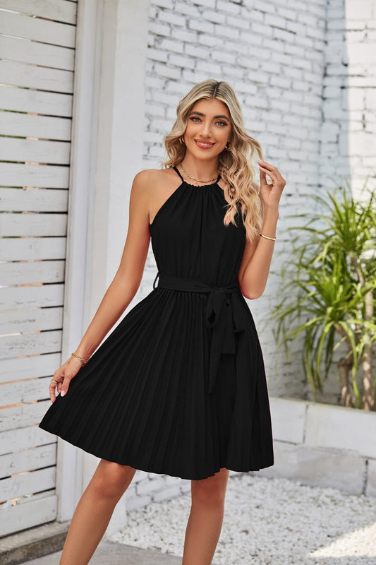 Plissiertes trägerloses Kleid