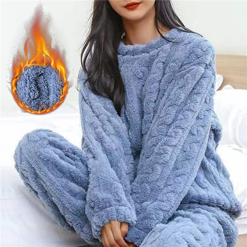 Talyssa Kuscheliger Fleece-Schlafanzug