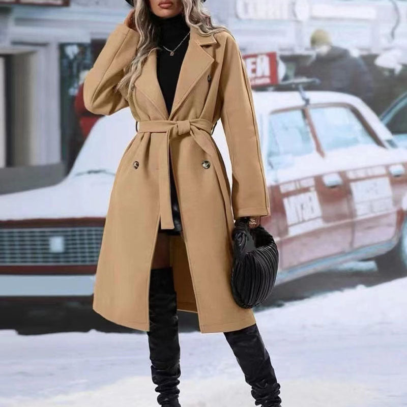 Zweireihiger Trenchcoat mit Revers