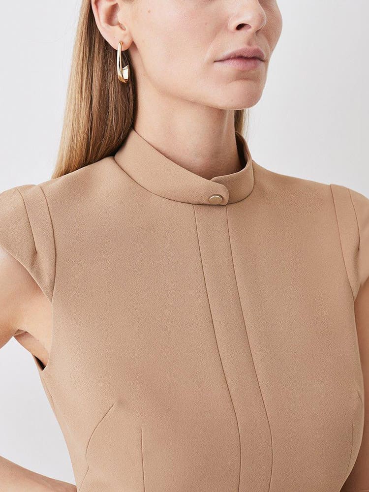 Figurbetontes Minikleid