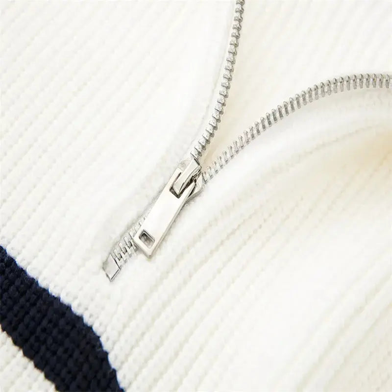 Lässiger Pullover mit Reissverschluss