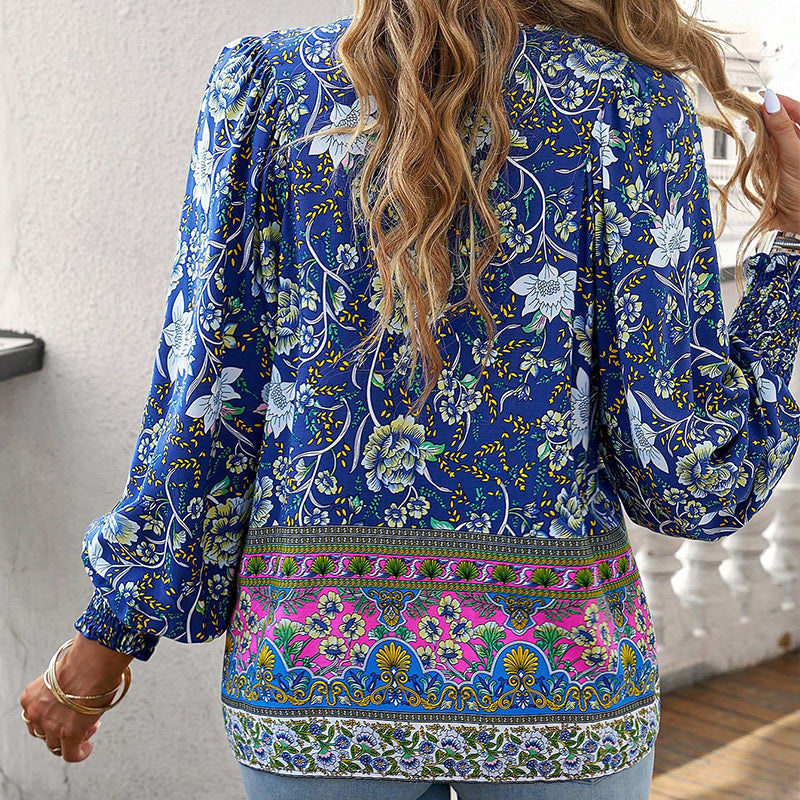 Leyla bedrucktes Langarmshirt mit V-Ausschnitt