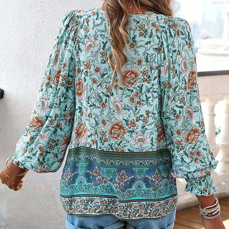 Leyla bedrucktes Langarmshirt mit V-Ausschnitt