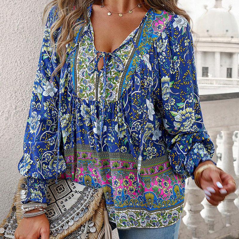Leyla bedrucktes Langarmshirt mit V-Ausschnitt