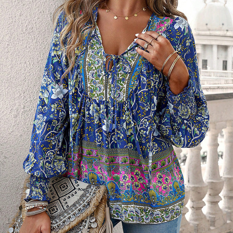 Leyla bedrucktes Langarmshirt mit V-Ausschnitt