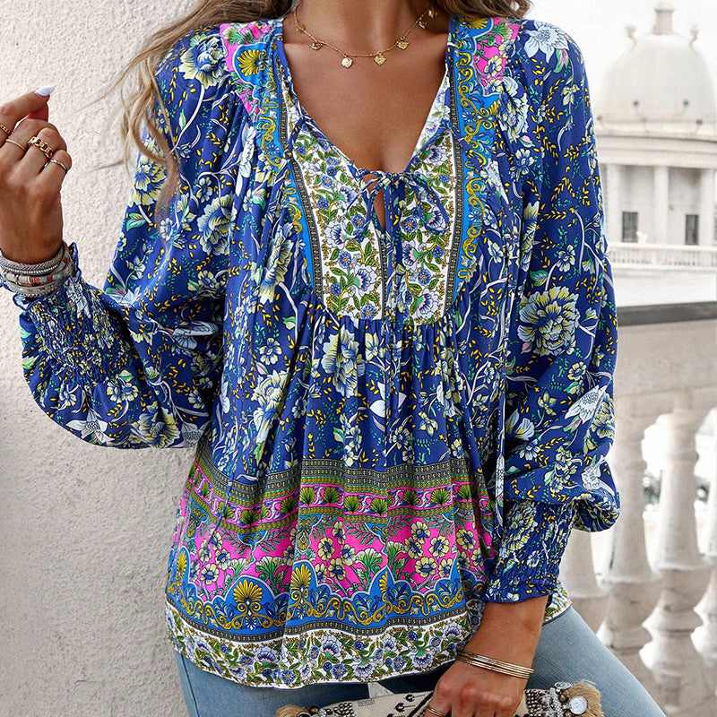 Leyla bedrucktes Langarmshirt mit V-Ausschnitt