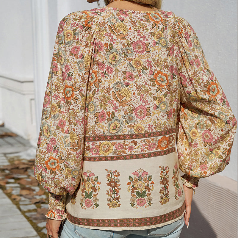 Leyla bedrucktes Langarmshirt mit V-Ausschnitt