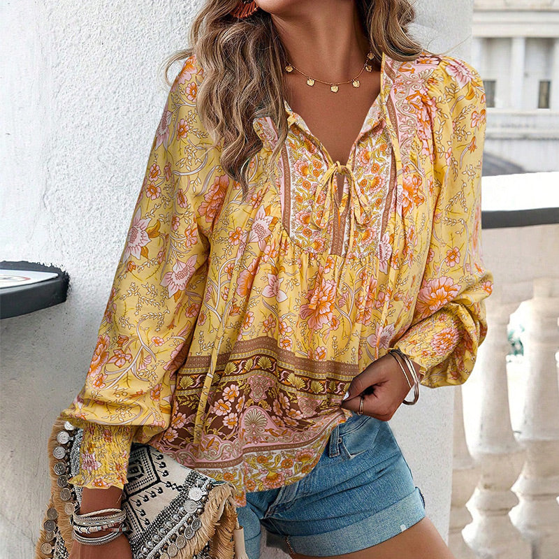 Leyla bedrucktes Langarmshirt mit V-Ausschnitt
