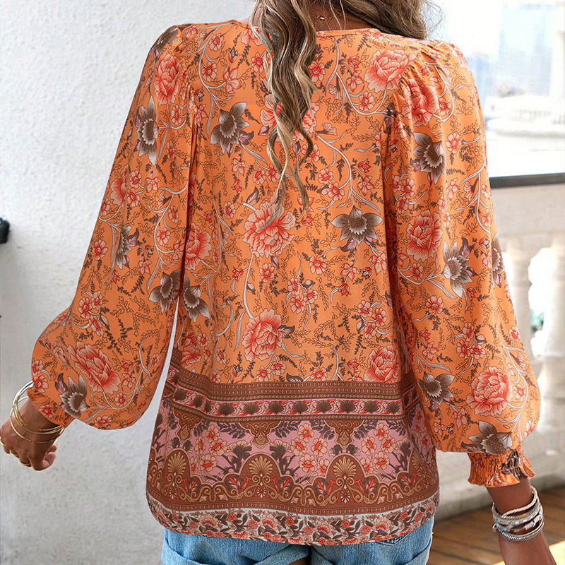Leyla bedrucktes Langarmshirt mit V-Ausschnitt