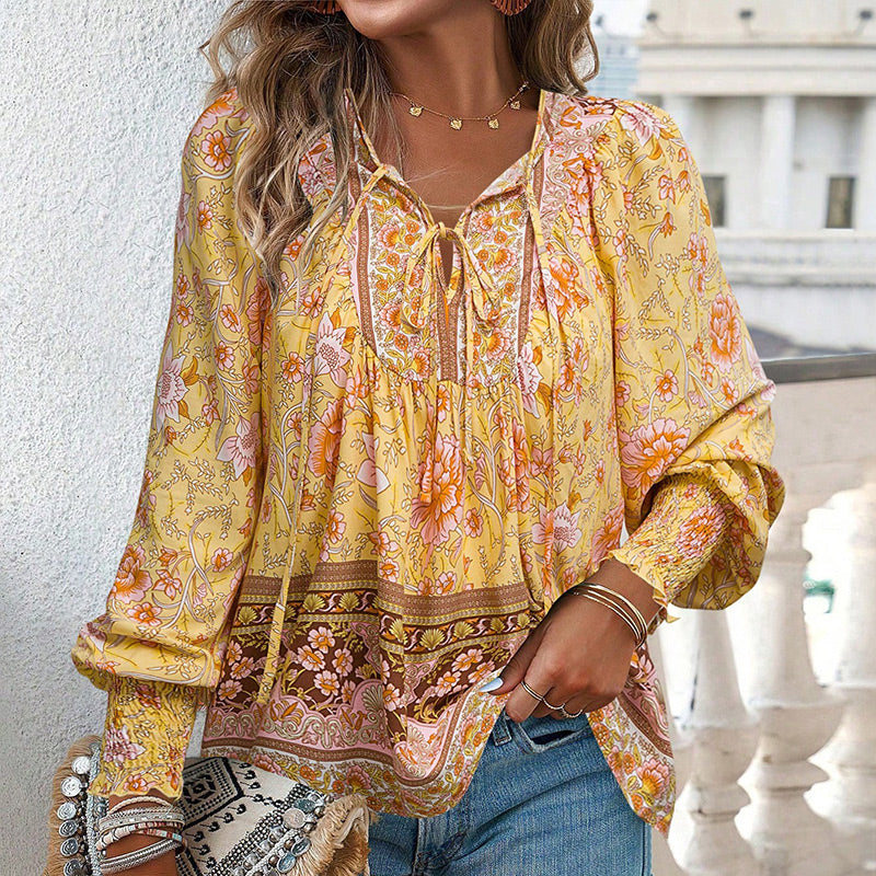 Leyla bedrucktes Langarmshirt mit V-Ausschnitt