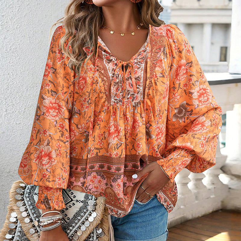 Leyla bedrucktes Langarmshirt mit V-Ausschnitt