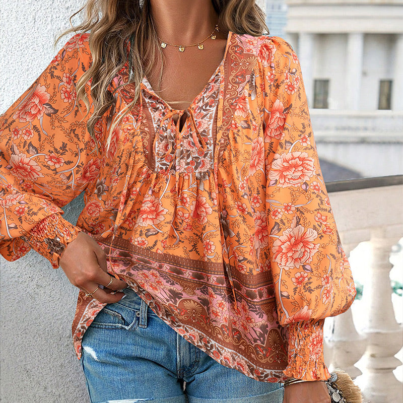 Leyla bedrucktes Langarmshirt mit V-Ausschnitt