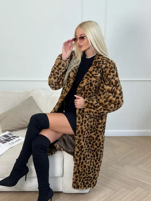Mantel mit Leopardenmuster